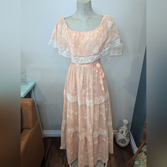 Vintage 1970s Peach & Ivory Prairie, Cottagecore, Maxi Dress & Shawl Sz 6 - Picture 12 of 17